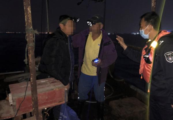深夜突发！厦门：47人当场被抓！缴获7万公斤！