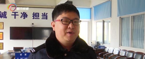 想不劳而获贪小便宜！外卖员频偷外卖被...