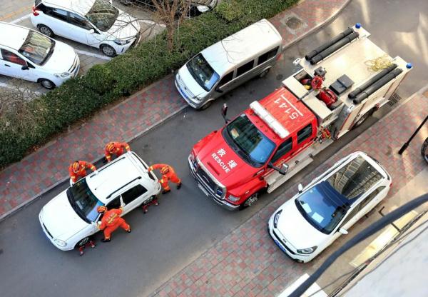 消防移车神器 一分钟移走一辆车