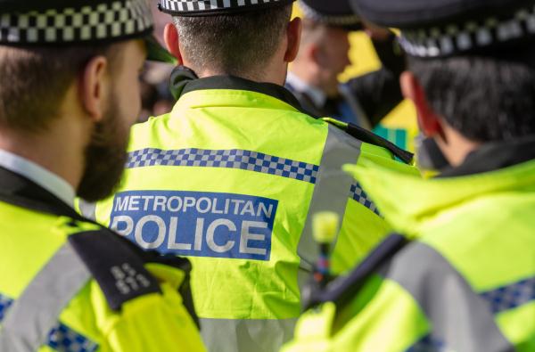 英报告：与英国警察“接触”中，黑人死亡率比白人高7倍