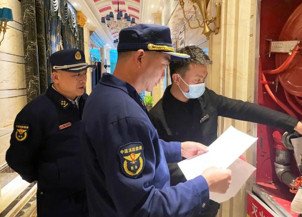 合肥深夜突查225家娱乐场所！