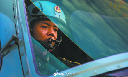 影像!直击海军陆战队某旅跨昼夜演练 影像!直击海军陆战队某旅跨昼夜演练