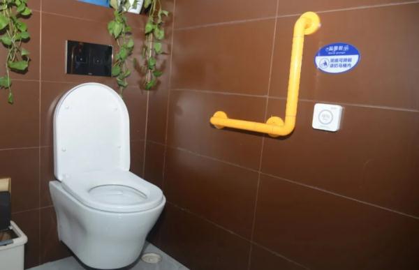 【便民】适老适幼、提供免费厕纸……上海环卫公厕不断提升服务能级 【便民】适老适幼、提供免费厕纸……上海环卫公厕不断提升服务能级