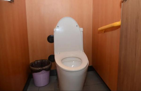 【便民】适老适幼、提供免费厕纸……上海环卫公厕不断提升服务能级 【便民】适老适幼、提供免费厕纸……上海环卫公厕不断提升服务能级