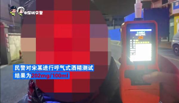 学员私开教练车，一脚油门撞歪厂区大门，调查后才发现......