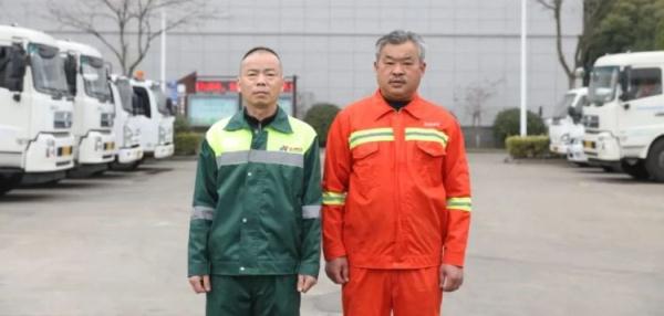 洒水车硬核出击救火！网友：简直无缝衔接