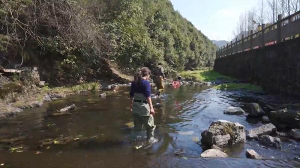 厉害了!“摸鱼”摸出新物种 厉害了!“摸鱼”摸出新物种
