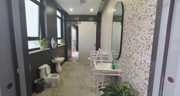 【便民】适老适幼、提供免费厕纸……上海环卫公厕不断提升服务能级 【便民】适老适幼、提供免费厕纸……上海环卫公厕不断提升服务能级