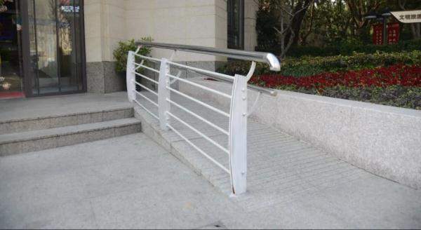 【便民】适老适幼、提供免费厕纸……上海环卫公厕不断提升服务能级 【便民】适老适幼、提供免费厕纸……上海环卫公厕不断提升服务能级