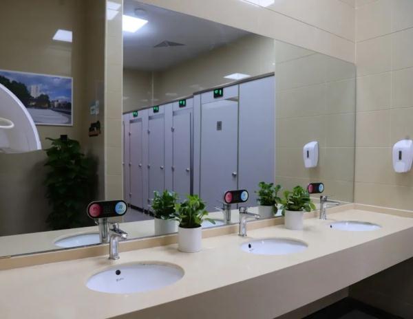 【便民】适老适幼、提供免费厕纸……上海环卫公厕不断提升服务能级 【便民】适老适幼、提供免费厕纸……上海环卫公厕不断提升服务能级