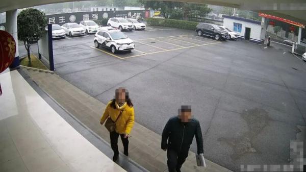 用假证糊弄警察,警察都懵了:留步! 用假证糊弄警察,警察都懵了:留步!