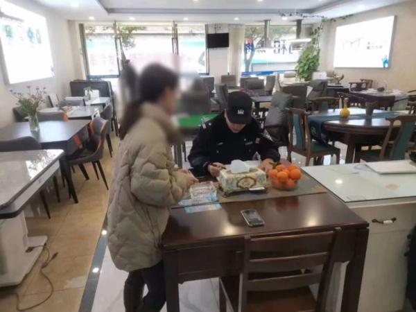 重庆万州这家蛋糕店接了“大订单”,民警却说这笔生意做不得 重庆万州这家蛋糕店接了“大订单”,民警却说这笔生意做不得