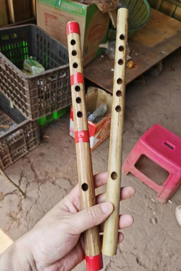 走完爸爸上班的路,10岁的娃心疼哭了 走完爸爸上班的路,10岁的娃心疼哭了