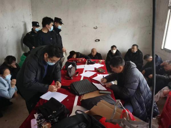 2102人落网！武汉警方利剑出鞘 捣毁赌博团伙36个