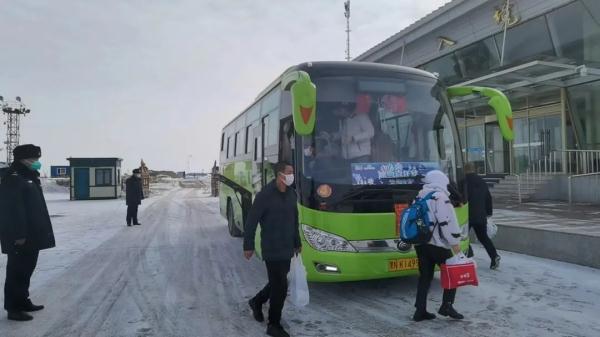 黑河旅检口岸恢复通关!第一批出入境旅客顺利到达 黑河旅检口岸恢复通关!第一批出入境旅客顺利到达