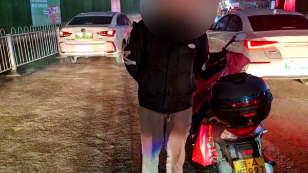 贵阳一男子酒后骑车，被查时反问民警：啤酒也算酒？
