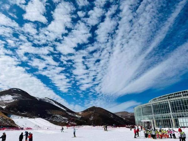 云南也可以四季滑雪了!——雪场从业者眼中的“冰雪热” 云南也可以四季滑雪了!——雪场从业者眼中的“冰雪热”