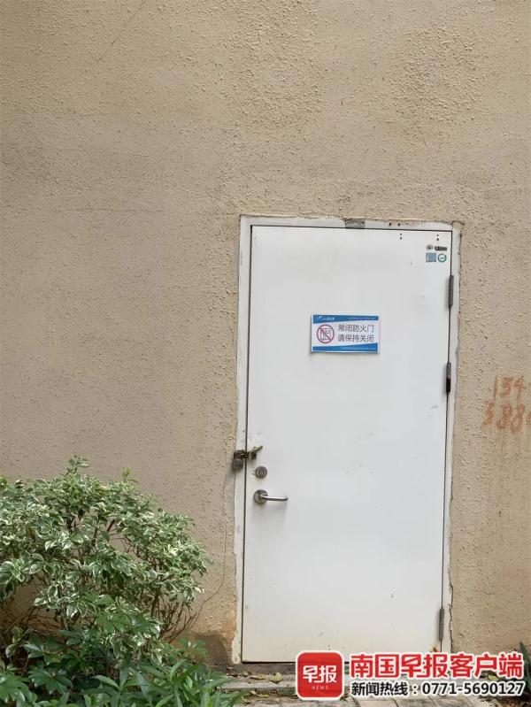 177万多元买的商铺拿不齐钥匙，业主拒收！物管撬门养鸡