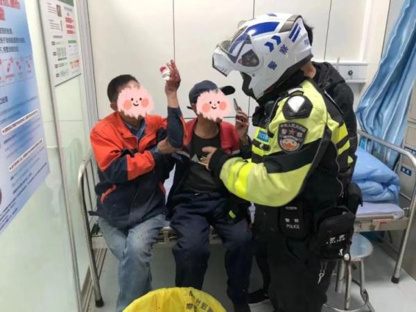 一路“狂飙”！交警为断指男子开启送医“绿色通道”