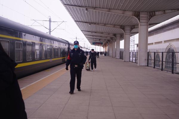 父亲牺牲10年后儿子继承警号 新入职的80多天如何度过? 父亲牺牲10年后儿子继承警号 新入职的80多天如何度过?