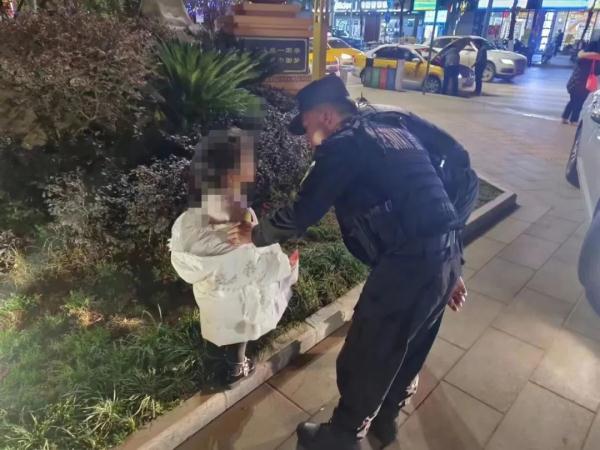 一张背影照,好有安全感! 一张背影照,好有安全感!