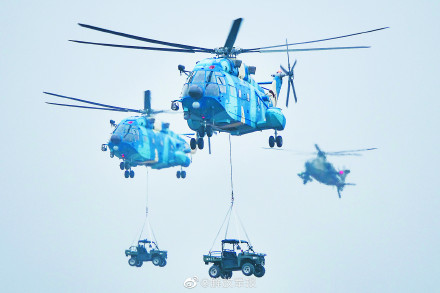 铁翼飞旋！直击空降兵某旅要点夺控演练