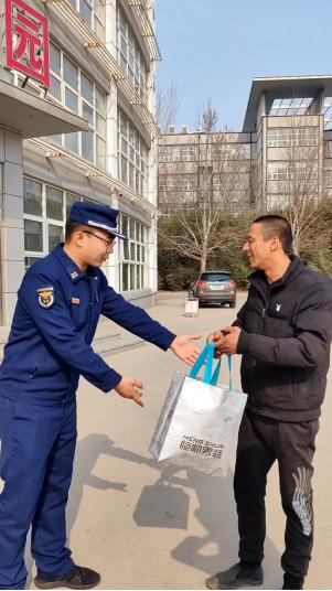 天津“打火哥”的新外套收到了！