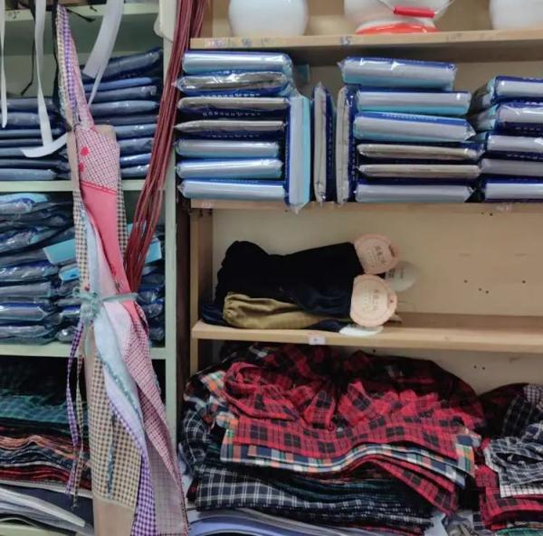 上海93岁老人一天跑两趟！69岁小店卖假领头、热水瓶胆...