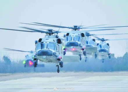 铁翼飞旋！直击空降兵某旅要点夺控演练