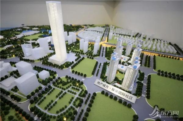 上海首批保租房入市，一线江景吸引看房者，90%的人当场付了意向金