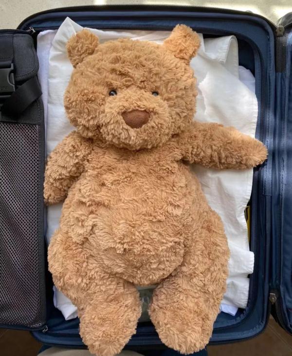 有一种行李箱叫“爸妈觉得还能塞……” 有一种行李箱叫“爸妈觉得还能塞……”