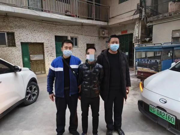 19岁青年自制火药枪犯下命案！警方追凶25年跨省将其抓获