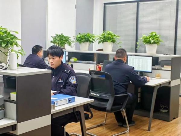 35年不懈追凶!兰溪公安成功抓获一名命案积案逃犯 35年不懈追凶!兰溪公安成功抓获一名命案积案逃犯