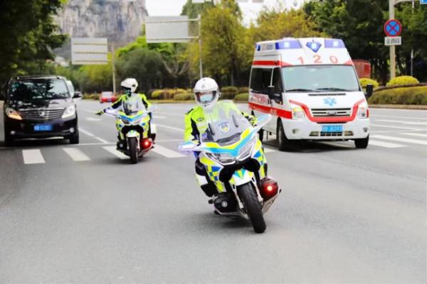 紧急16分钟！柳州街头这一幕！全网点赞