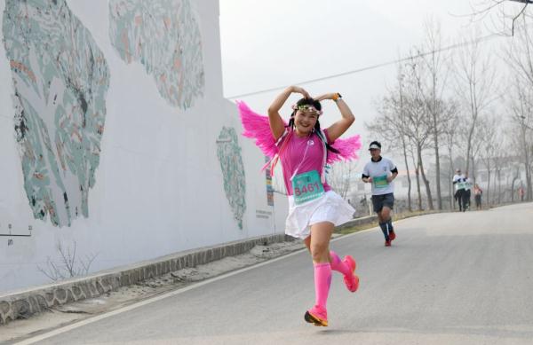 全民健身——秦岭脚下竞逐乡村马拉松 全民健身——秦岭脚下竞逐乡村马拉松