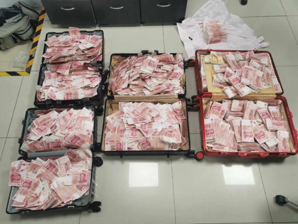 现金装满4个行李箱，8台验钞机狂点5小时！浙江一地警方最新提醒：存在很大风险
