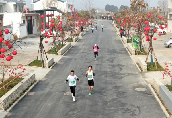 全民健身——秦岭脚下竞逐乡村马拉松 全民健身——秦岭脚下竞逐乡村马拉松