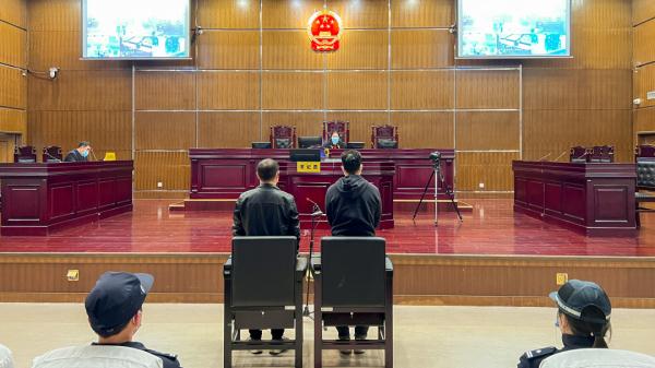 驾考“包过”？一驾校教练竟然组织学员作弊！