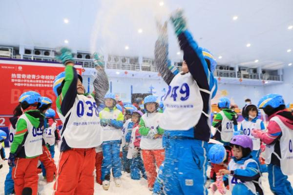 追光丨在“少雪之地”云南 滑雪让这个冬天火上加火！