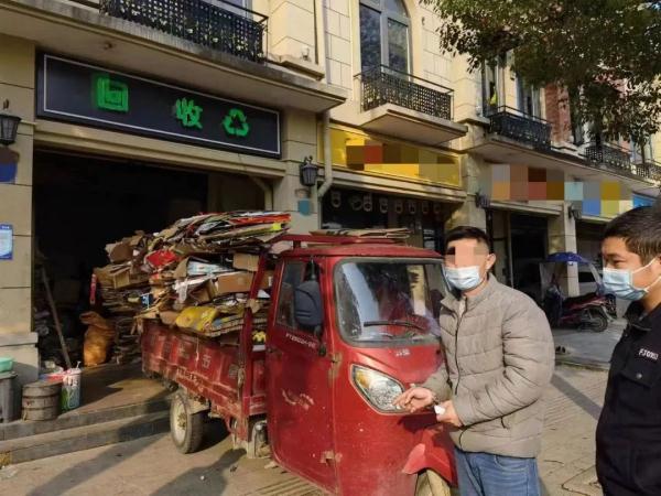 “这伤口不对劲！”他一句话救回一条命