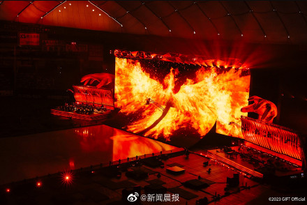 羽生结弦在东京举行个人冰上表演