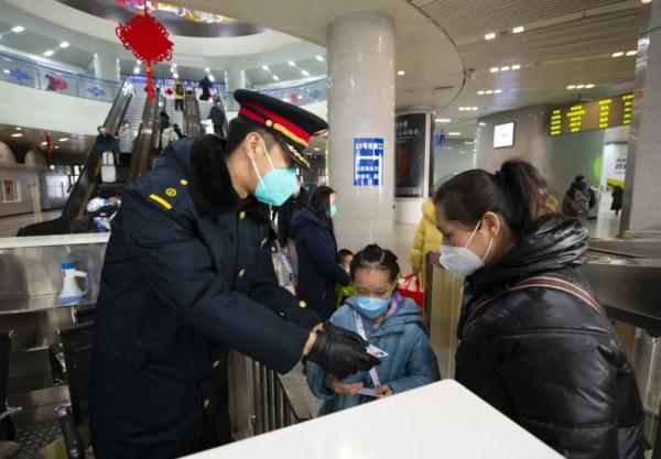 儿童如何购买火车票？最新政策热点问题解答来了