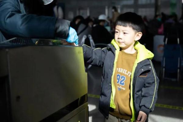 儿童如何购买火车票？最新政策热点问题解答来了