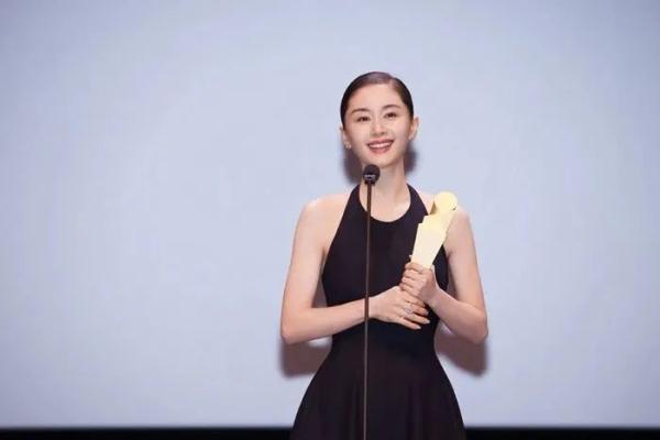 王子文丨走出曲筱绡,走进叶文洁 王子文丨走出曲筱绡,走进叶文洁