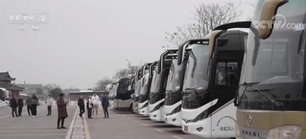 奋进的春天 | 旅游业复苏回暖 多地景区客流量大增