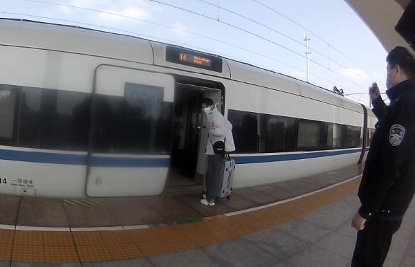 “只有活着的人才是胜利者！”派出所里的一场深夜“辩论赛”，他赢了！