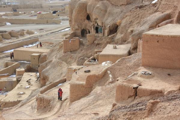 中国人帮阿富汗儿童开“馕课”