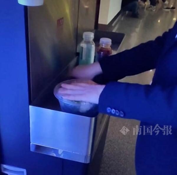 爆红！柳州螺蛳粉可打包带上火车飞机？网友分享“秘诀”！