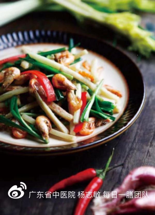 【食疗养生】鲜绿的春韭菜，Q弹的小河虾，一个字“香”！