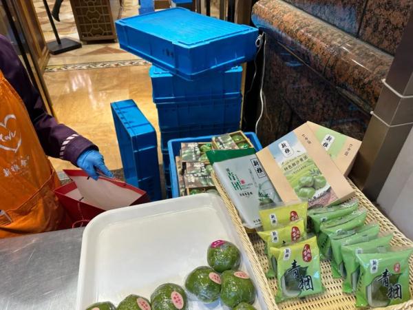 满满“春天的味道”，沪上“青团季”提前到来，你最爱的口味是哪一种？